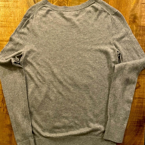 Banana Republic light gray sweater with embroidered cat detail. Size XS - Picture 6 of 6